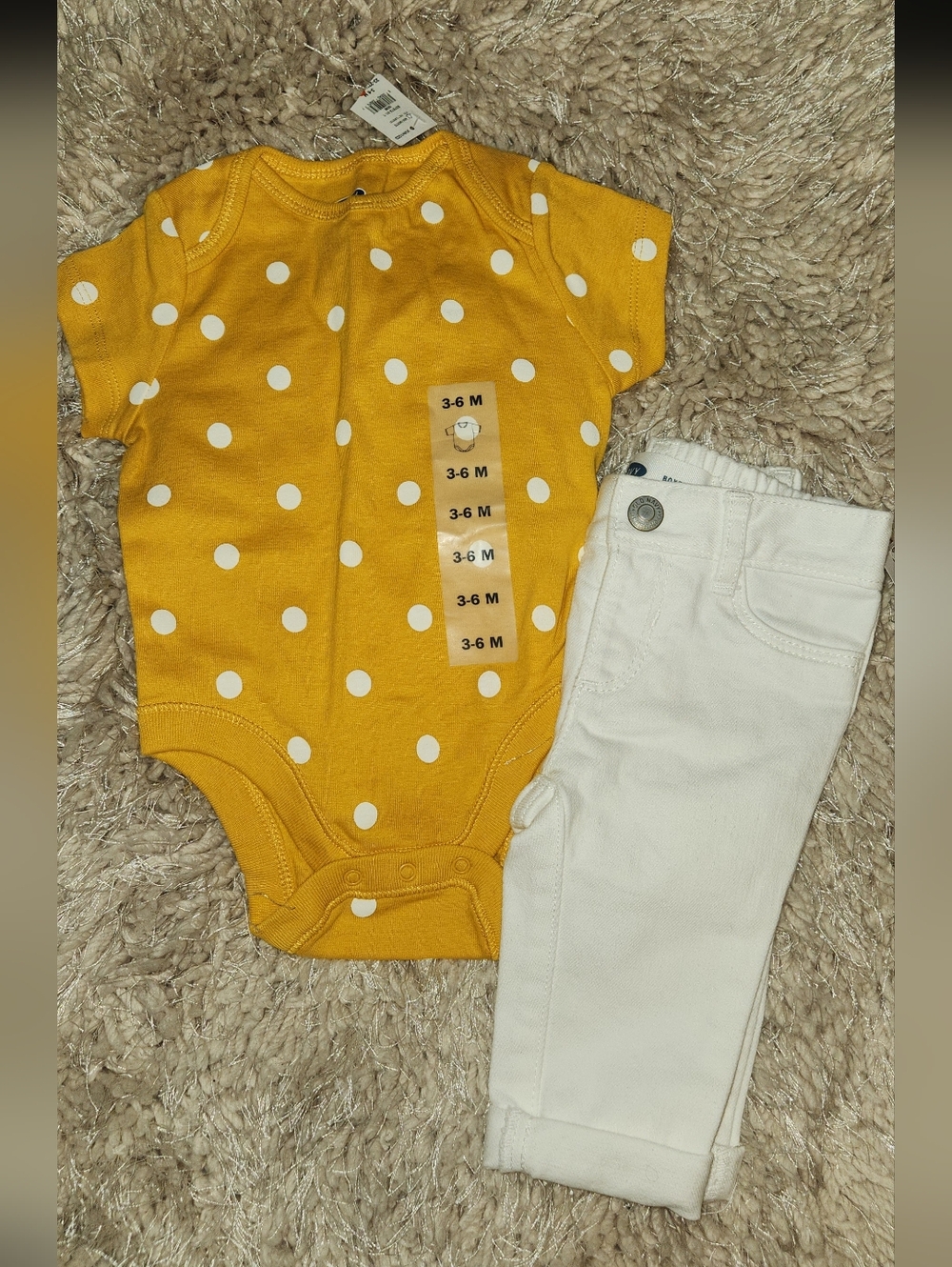 NEW - 25Pcs of BABY GIRL OLD NAVY CLOTHES (SIZE 3/6M)
